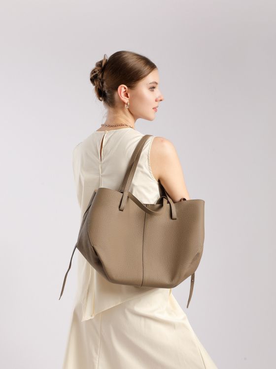 Elova Handcrafted Genuine Leather Tote Bag in Black - E719 view 6