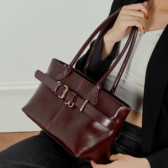 Elova Handcrafted Genuine Leather Crossbody Bag in Black - E788 view 5