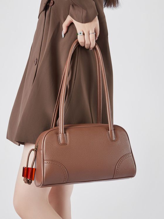 Elova Handcrafted Genuine Leather Bag in Black - E484 view 8