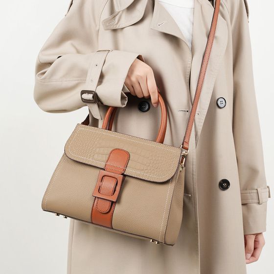 Elova Handcrafted Genuine Leather Crossbody Bag in Black - E393 view 3