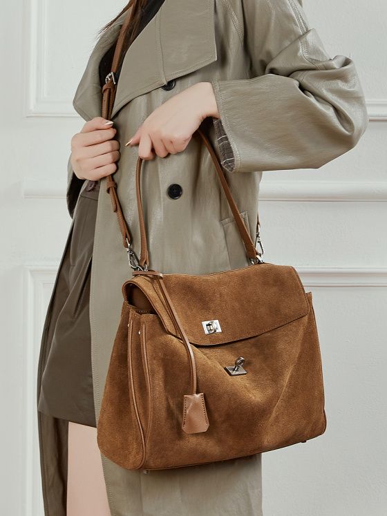 Elova Handcrafted Genuine Leather * Crossbody Bag in Black - E783 view 5