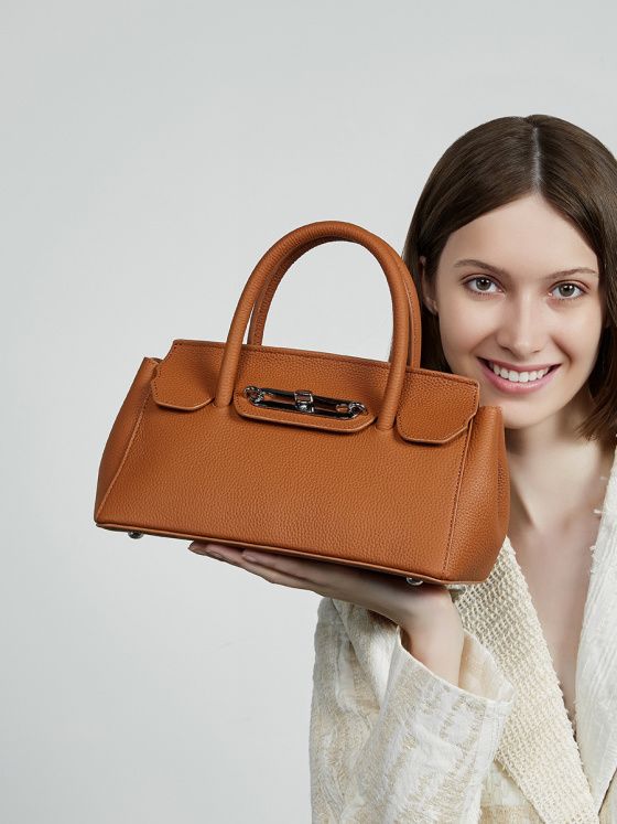 Elova Handcrafted Genuine Leather Crossbody Bag in Black - E659 view 8