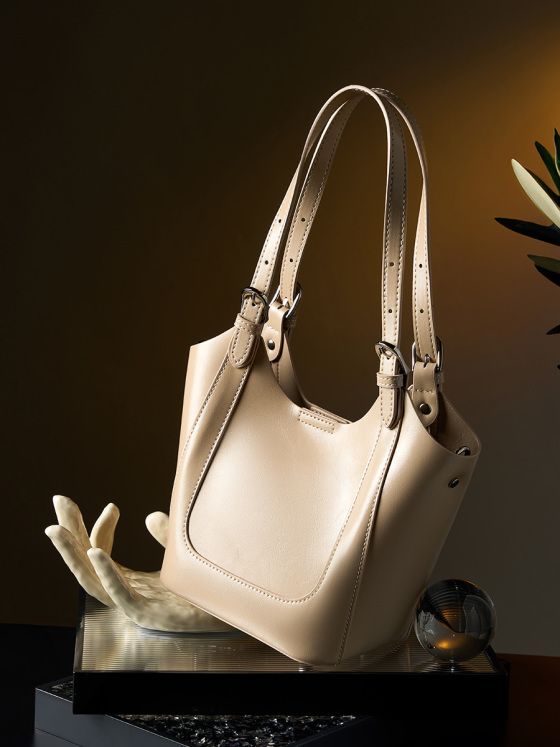 Elova Handcrafted Genuine Leather Crossbody Bag in Black - E384 view 6