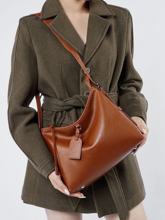 Elova Handcrafted Genuine Leather Crossbody Bag in Black - E491 view 3