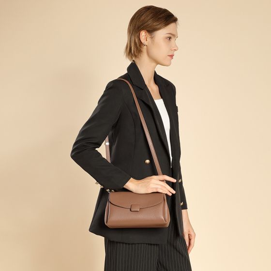 Elova Handcrafted Genuine Leather Crossbody Bag in Black - E489 view 4