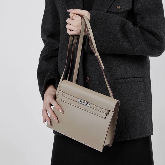 Elova Handcrafted Genuine Leather Crossbody Bag in Black - E516 view 8