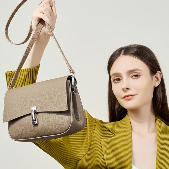 Elova Handcrafted Genuine Leather Crossbody Bag in Black - E420 view 3