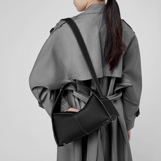 Elova Handcrafted Genuine Leather Crossbody Bag in Black - E525 view 6