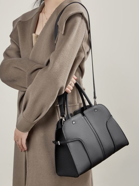 Elova Handcrafted Genuine Leather Crossbody Bag in Black - E806 view 8