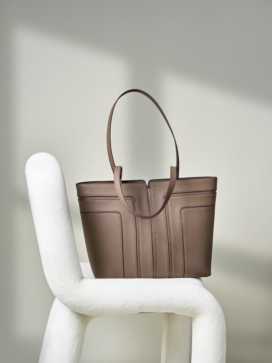 Elova Handcrafted Genuine Leather Crossbody Bag in Black - E234 view 4