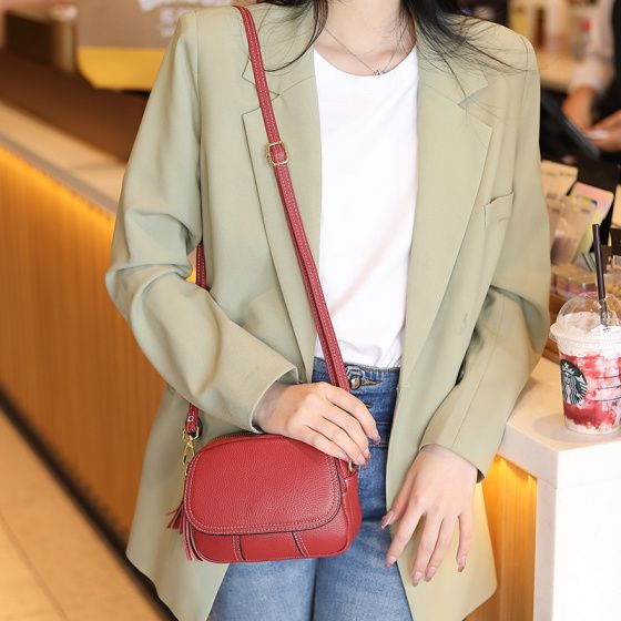 Elova Handcrafted Genuine Leather Crossbody Bag in Black - E337 view 3