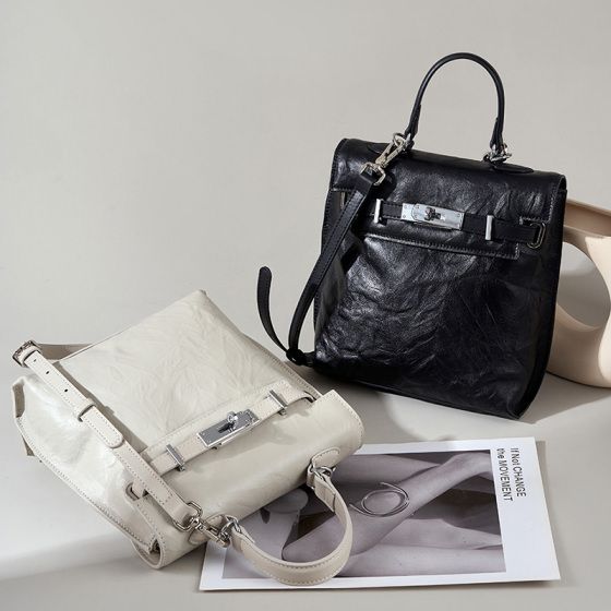 Elova Handcrafted Genuine Leather Shoulder Bag in Black - E349