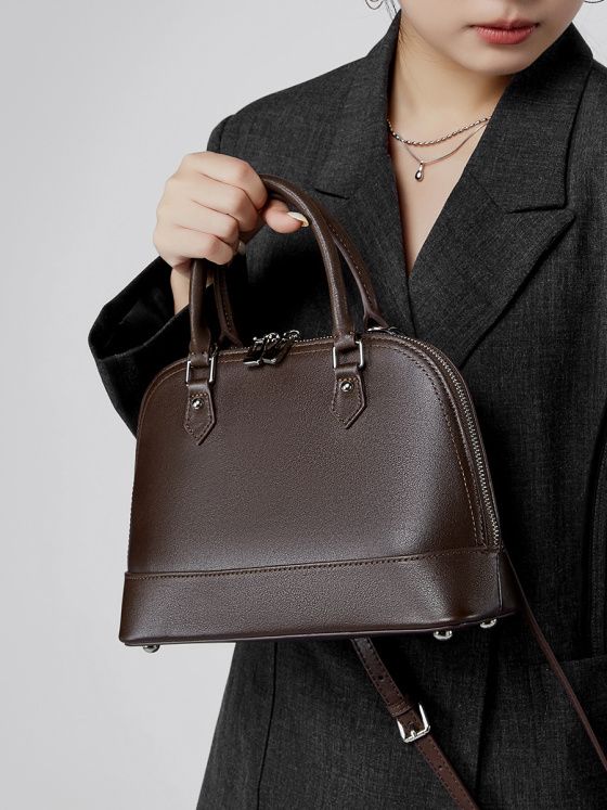 Elova Handcrafted Genuine Leather Crossbody Bag in Black - E530 view 5