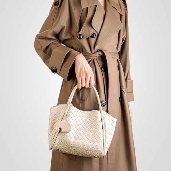 Elova Handcrafted Genuine Leather Crossbody Bag in Black - E721 view 4