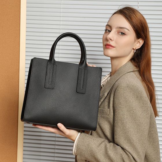 Elova Handcrafted Genuine Leather Crossbody Bag in Black - E536 view 3