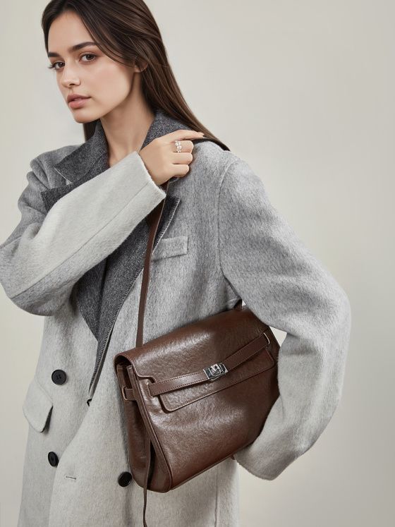 Elova Handcrafted Genuine Leather Crossbody Bag in Black - E800 view 2