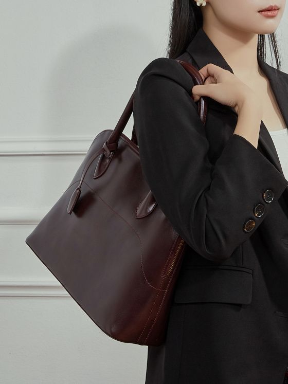 Elova Handcrafted Genuine Leather Bag in Black - E760 view 2