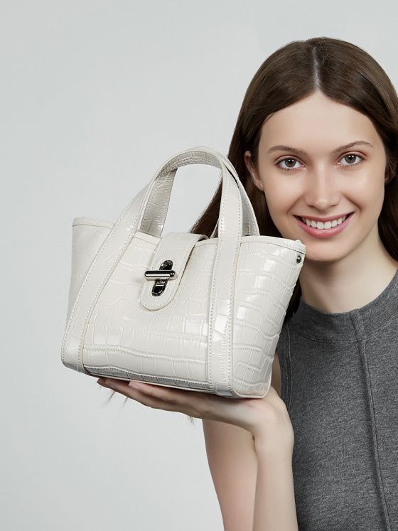 Elova Handcrafted Genuine Leather Tote Bag in Black - E647 view 4