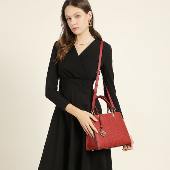 Elova Handcrafted Genuine Leather Bag in Black - E312 view 4