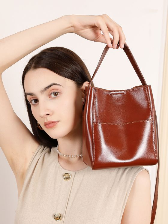 Elova Handcrafted Genuine Leather Shoulder Bag in Black - E697 view 5