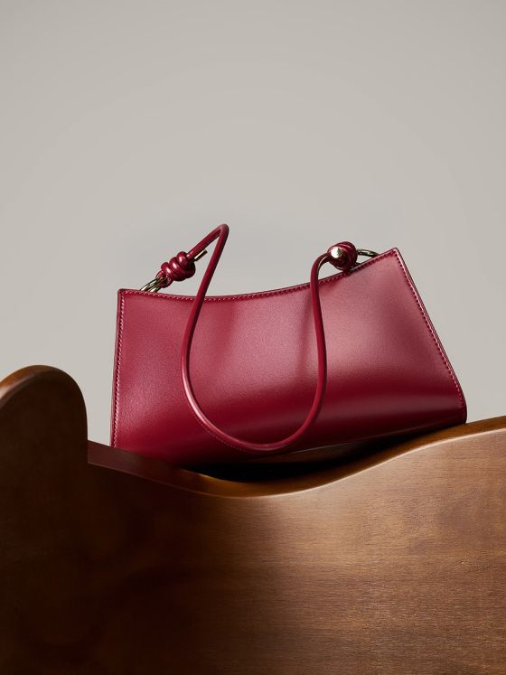 Elova Handcrafted Genuine Leather Bag in Black - E414 view 5