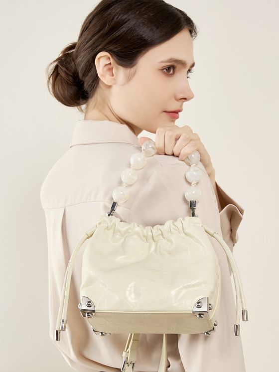 Elova Handcrafted Genuine Leather Crossbody Bag in Black - E380