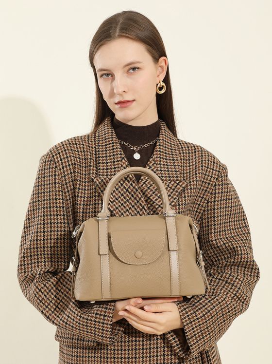 Elova Handcrafted Genuine Leather Bag in Black - E585 view 3