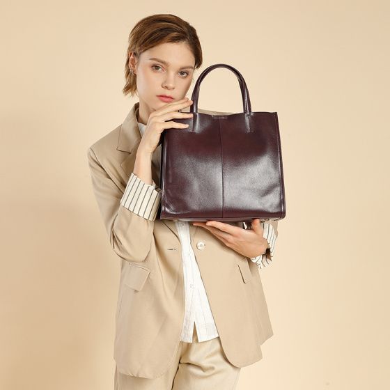 Elova Handcrafted Genuine Leather Crossbody Bag in Black - E494 view 4