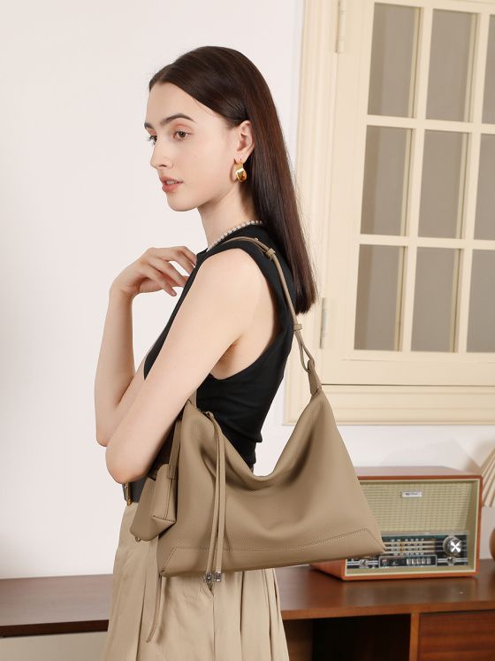 Elova Handcrafted Genuine Leather Tote Bag in Black - E694 view 2