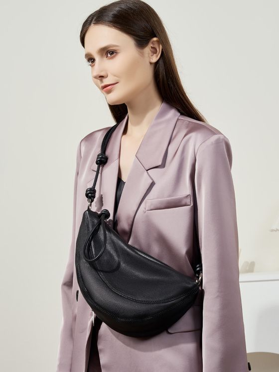 Elova Handcrafted Genuine Leather Crossbody Bag in Black - E427 view 4