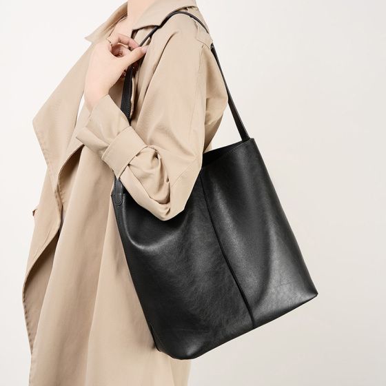 Elova Handcrafted Genuine Leather Crossbody Bag in Black - E394 view 5