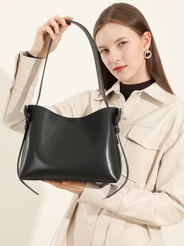 Elova Handcrafted Genuine Leather Tote Bag in Black - E574 view 7