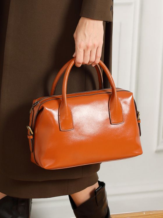 Elova Handcrafted Genuine Leather Crossbody Bag in Black - E749 view 5