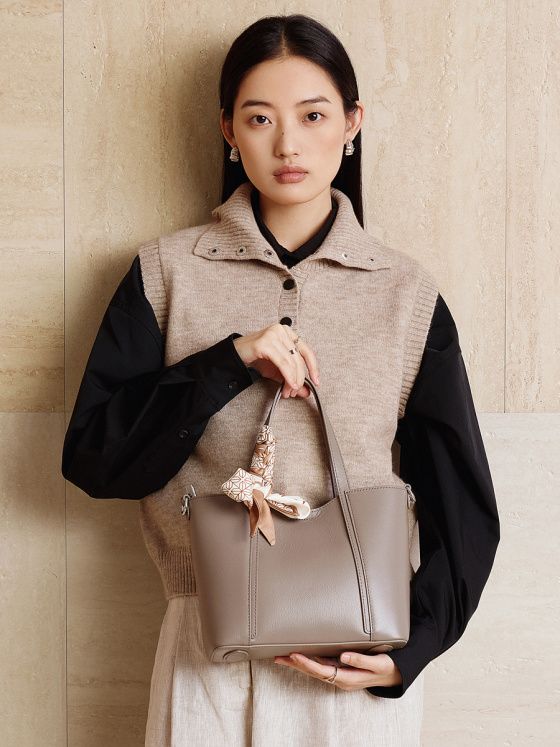 Elova Handcrafted Genuine Leather Tote Bag in Black - E756 view 6