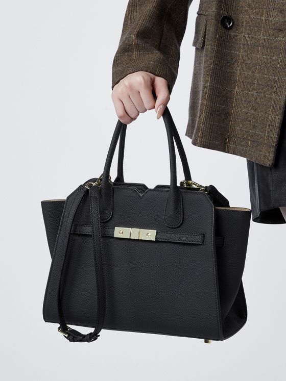 Elova Handcrafted Genuine Leather Crossbody Bag in Black - E505 view 6