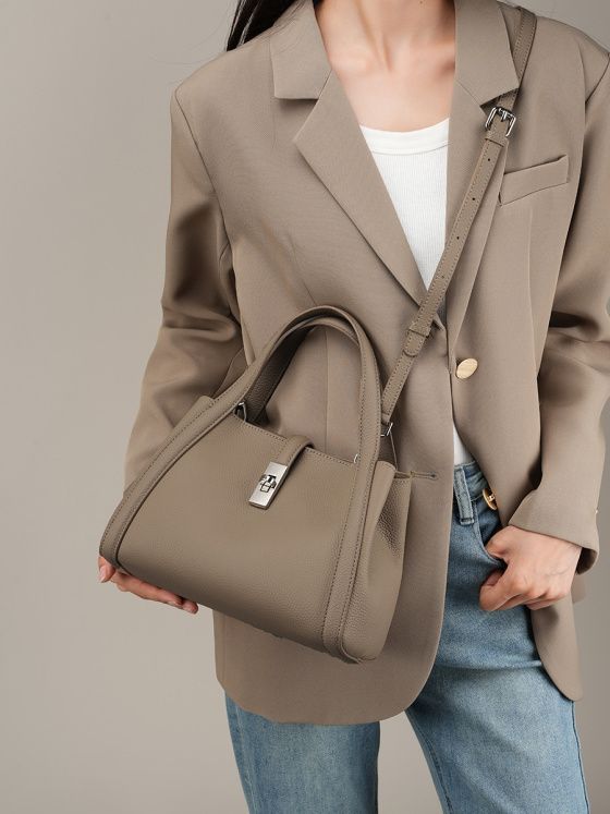 Elova Handcrafted Genuine Leather Crossbody Bag in Black - E278 view 3