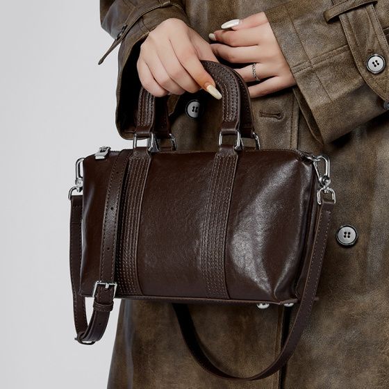 Elova Handcrafted Genuine Leather Bag in Black - E537 view 8