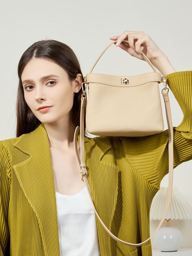 Elova Handcrafted Genuine Leather Crossbody Bag in Black - E409 view 8