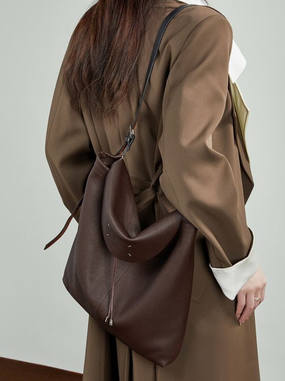 Elova Handcrafted Genuine Leather Crossbody Bag in Black - E795 view 2