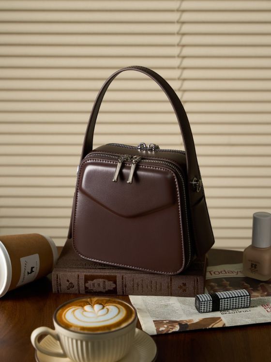 Elova Handcrafted Genuine Leather Crossbody Bag in Black - E540 view 6