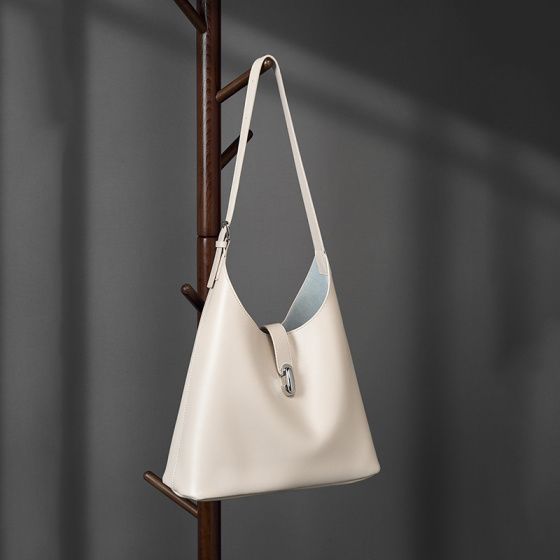 Elova Handcrafted Genuine Leather Crossbody Bag in Black - E168 view 4