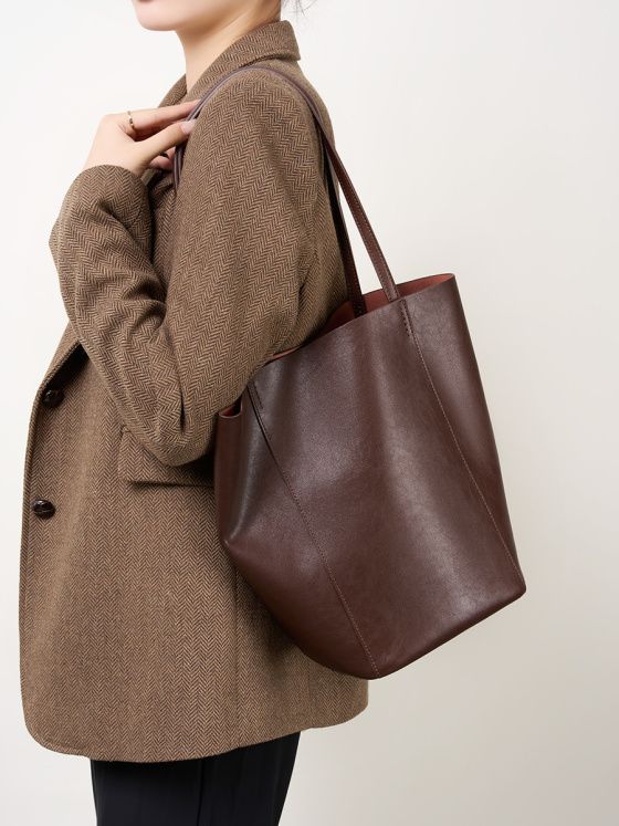 Elova Handcrafted Genuine Leather Tote Bag in Black - E238