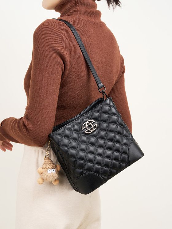 Elova Handcrafted Genuine Leather Crossbody Bag in Black - E220 view 3