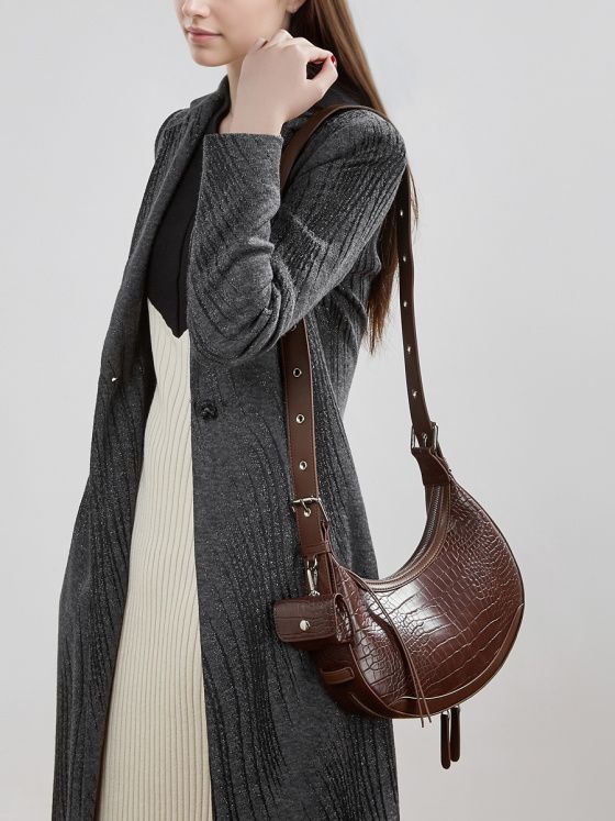 Elova Handcrafted Genuine Leather Shoulder Bag in Black - E818 view 4