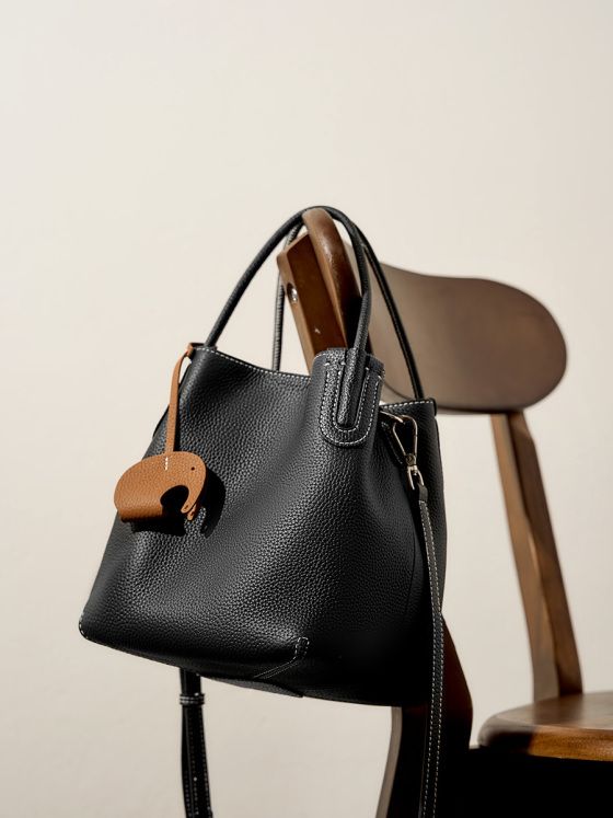 Elova Handcrafted Genuine Leather Crossbody Bag in Black - E413 view 7