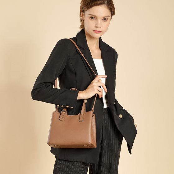 Elova Handcrafted Genuine Leather Crossbody Bag in Black - E500 view 2