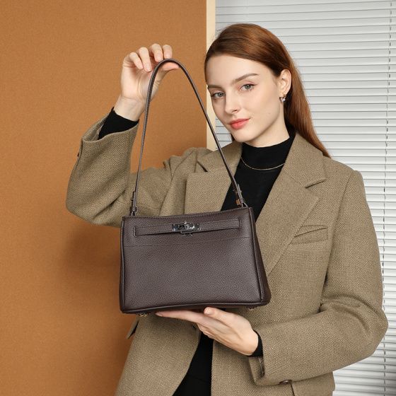 Elova Handcrafted Genuine Leather Crossbody Bag in Black - E534 view 5