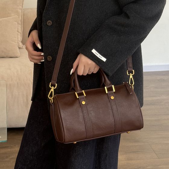 Elova Handcrafted Genuine Leather Crossbody Bag in Black - E515 view 4