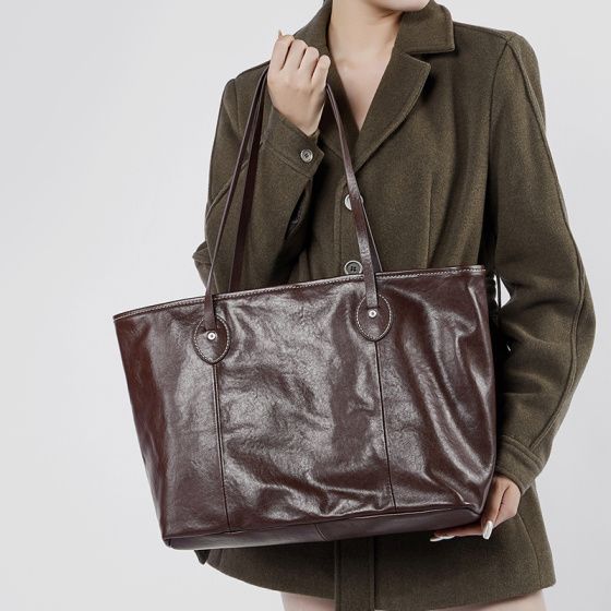 Elova Handcrafted Genuine Leather Tote Bag in Black - E513