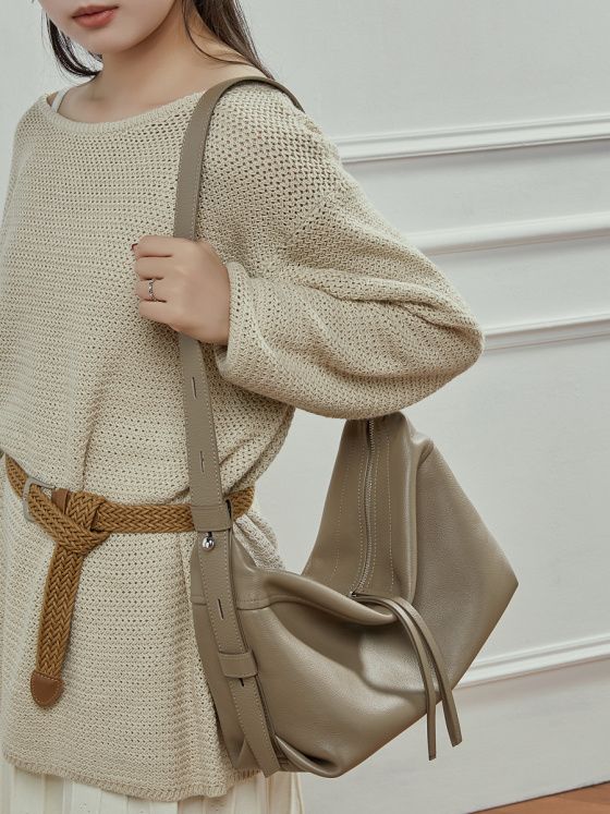 Elova Handcrafted Genuine Leather Crossbody Bag in Black - E775 view 5